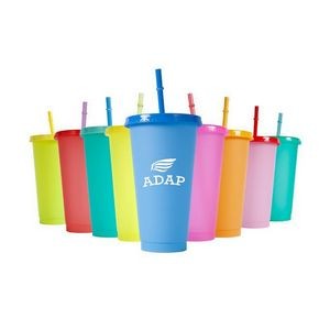Color-Changing Plastic Cups with Straw