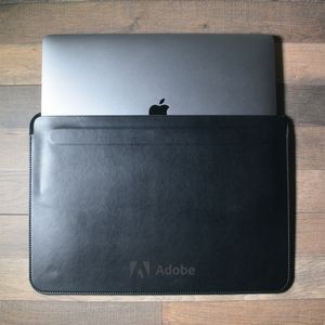 Slim Pro - 16" Leatherette Sleeve for MacBook Pro