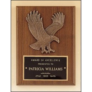American Walnut Plaque w/Sculptured Eagle Casting (6"x8")