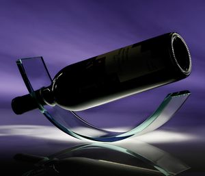 Bent Jade Crystal Wine Cradle