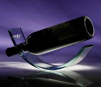 Bent Jade Crystal Wine Cradle