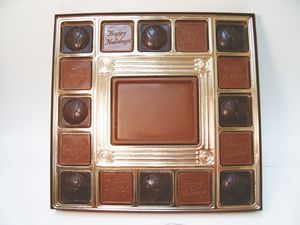 Gift Box w/ 16 Chocolate Squares & Custom Chocolate Centerpiece