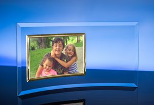 Horizontal Picture Frame w/Gold Trim (5" x 7")